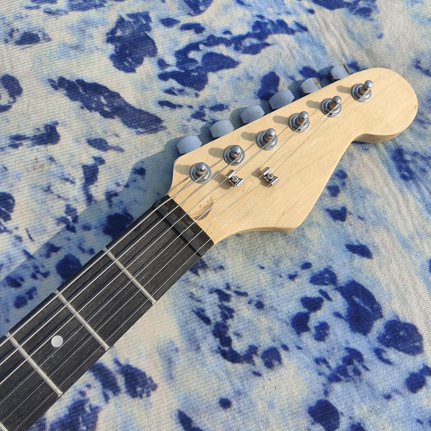 Electric Guitar, S T，Navy Blue with White, Standard Size