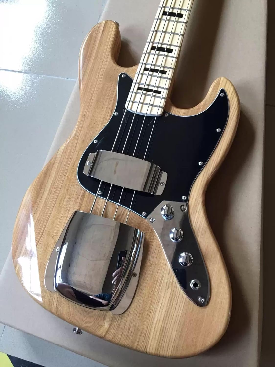 Custom 4 String Bass Guitar Ash Body Chrome Hardware Glossy Finish,Good Tembre