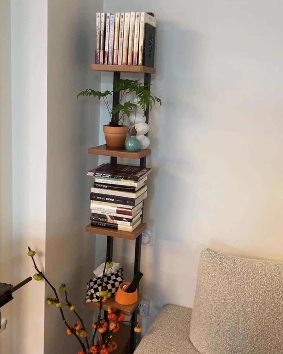 6-Tier 143cm Tall Narrow Spine Book Tower, Open Vertical Bookshelf, Wood & Iron Invisible Bookcase Display Shelf, Corner Book Organizers Storage Rack(Black)