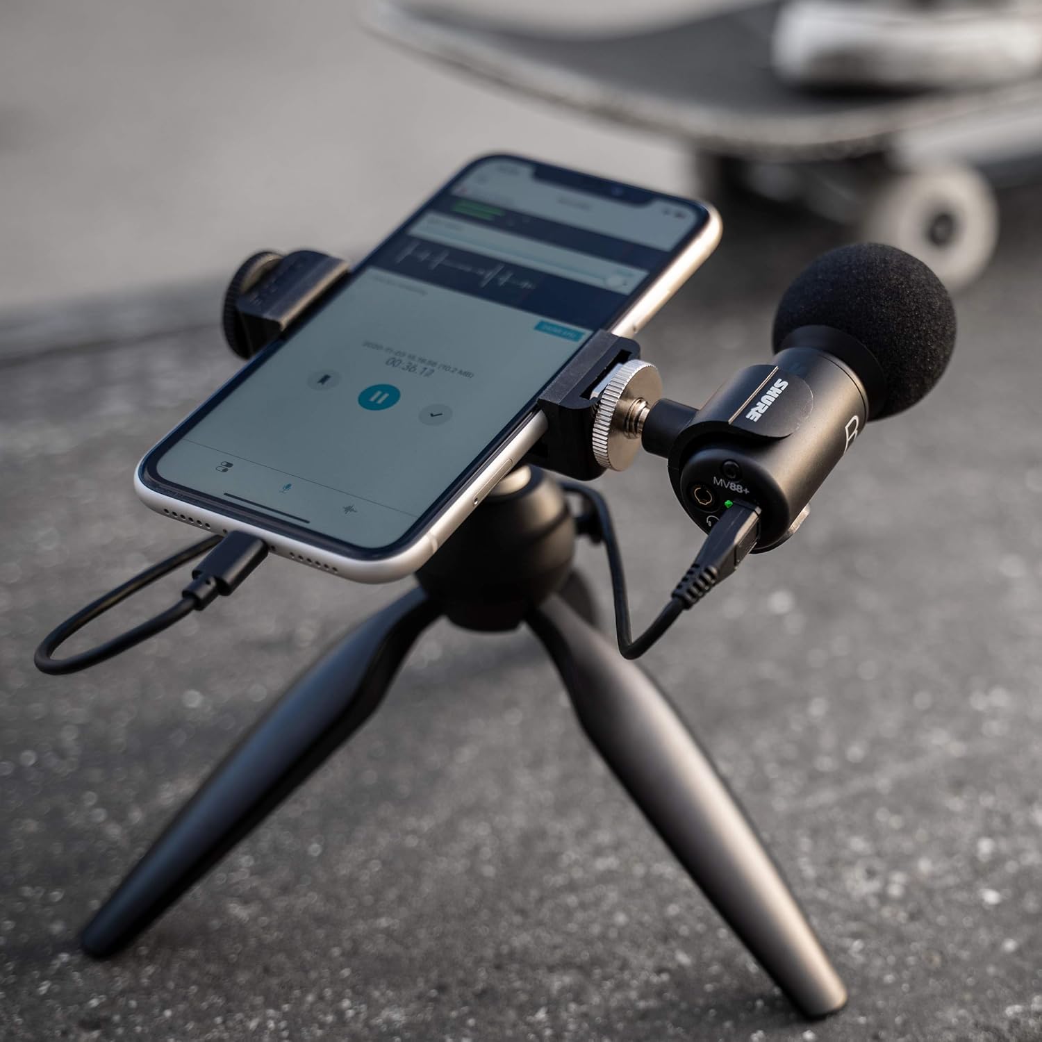 Shure MV88+ Video Kit - Digital Stereo Condenser Microphone for Apple and Android, with Manfrotto PIXI Tripod, Phone Clamp, Mount, iOS and USB-C Cables for Next-Level Compatibility and Connectivity
