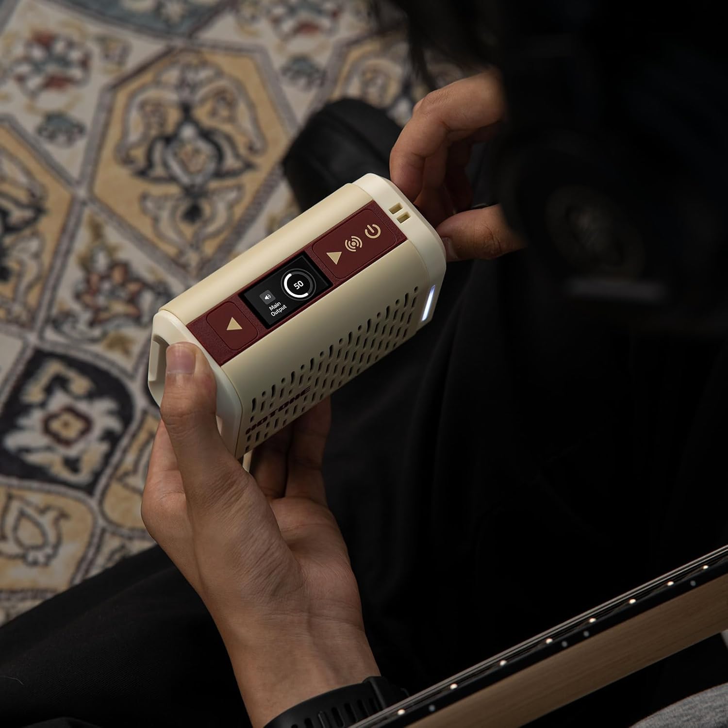 Hotone Multifunctional Modern Mini Modeling Amplifier BT Guitar Bass IR Cabinets with Multi FX Mobile APP(Incl 5 PCS Custom Guitar Picks by VOLKTONE)