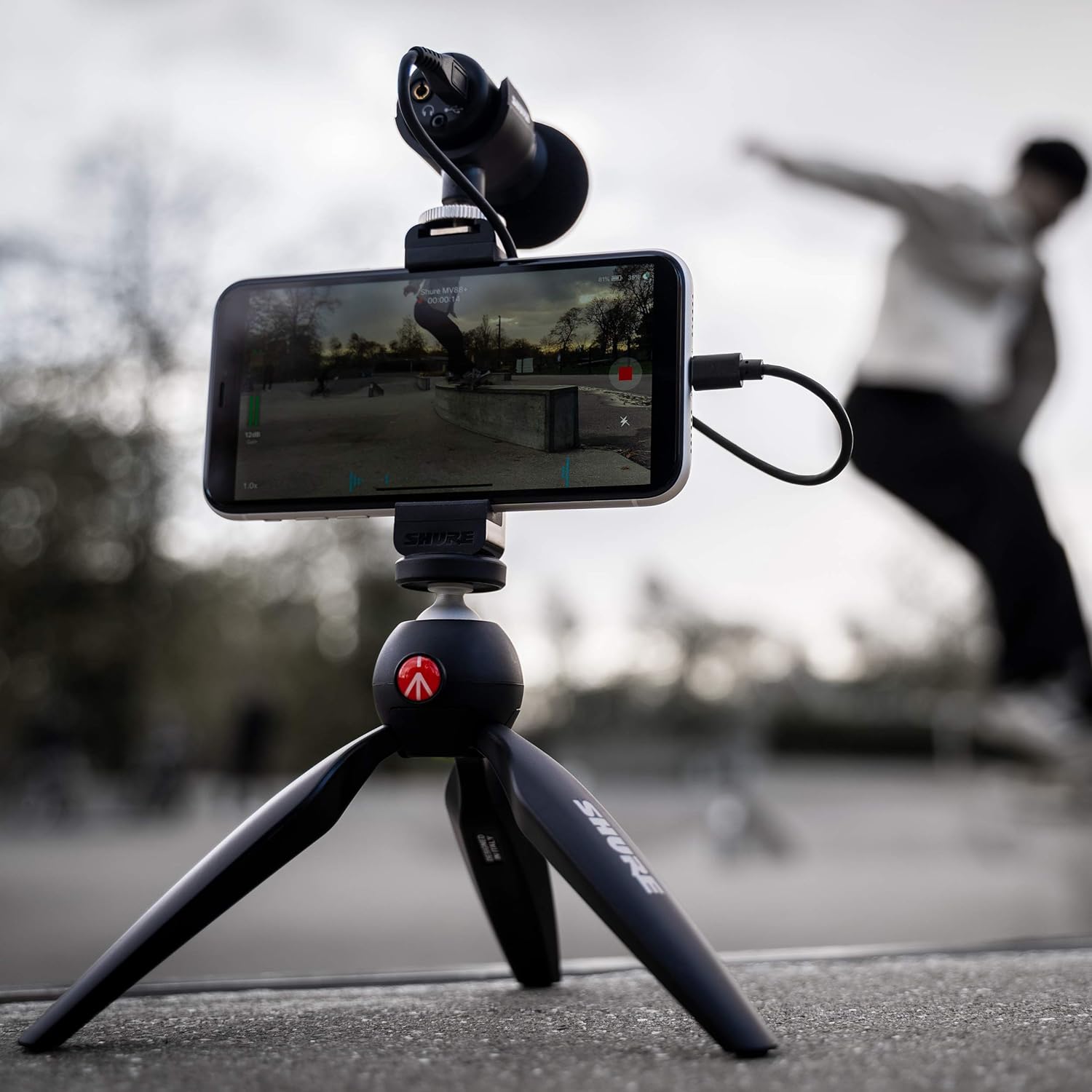 Shure MV88+ Video Kit - Digital Stereo Condenser Microphone for Apple and Android, with Manfrotto PIXI Tripod, Phone Clamp, Mount, iOS and USB-C Cables for Next-Level Compatibility and Connectivity