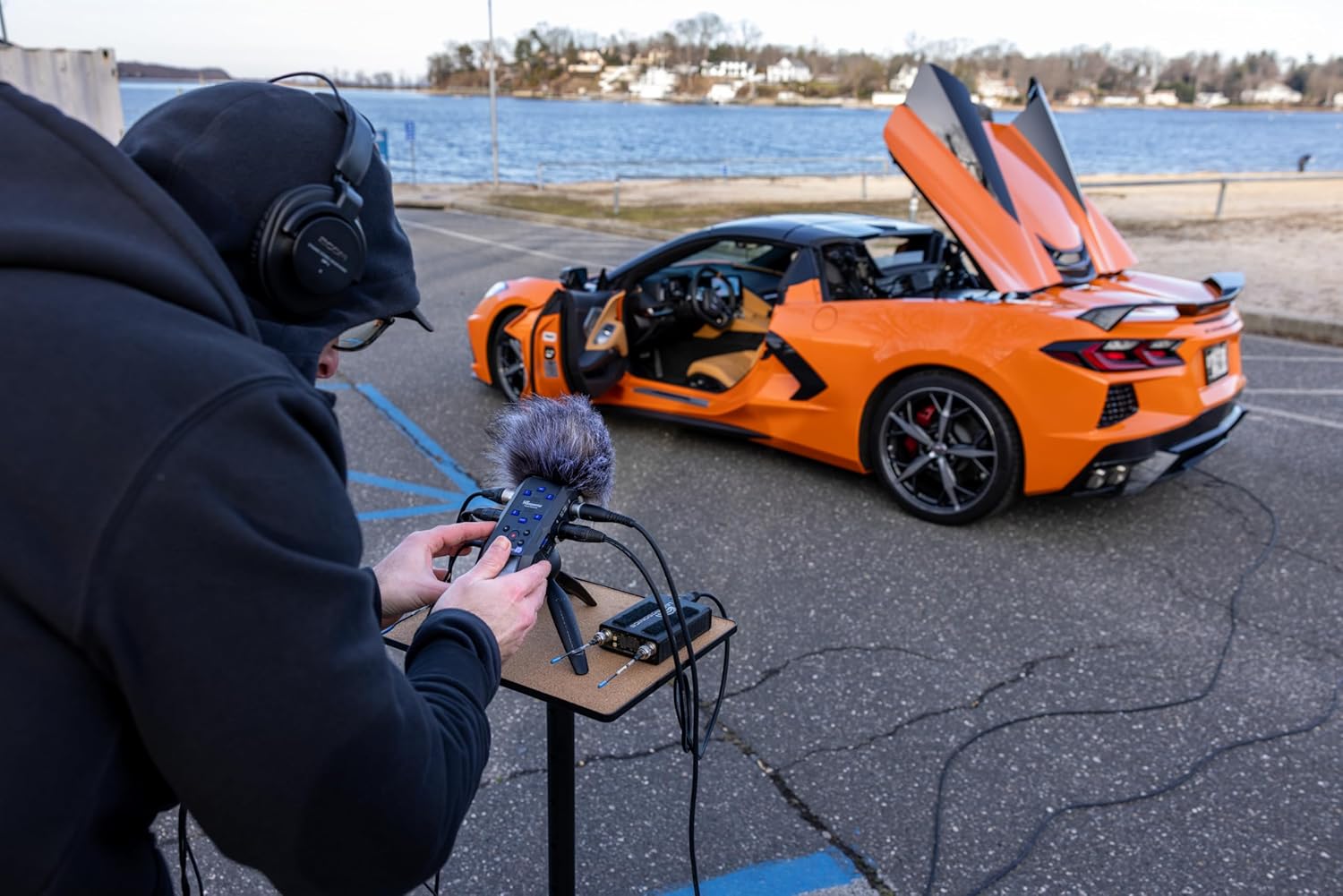 Zoom H6essential with 32-Bit Float, Accessibility, 6-Track Portable Recorder, Stereo Microphones, 4 XLR/TRS Inputs, Records to SD Card, USB Audio Interface, for Musicians, Podcasters, Filmmakers