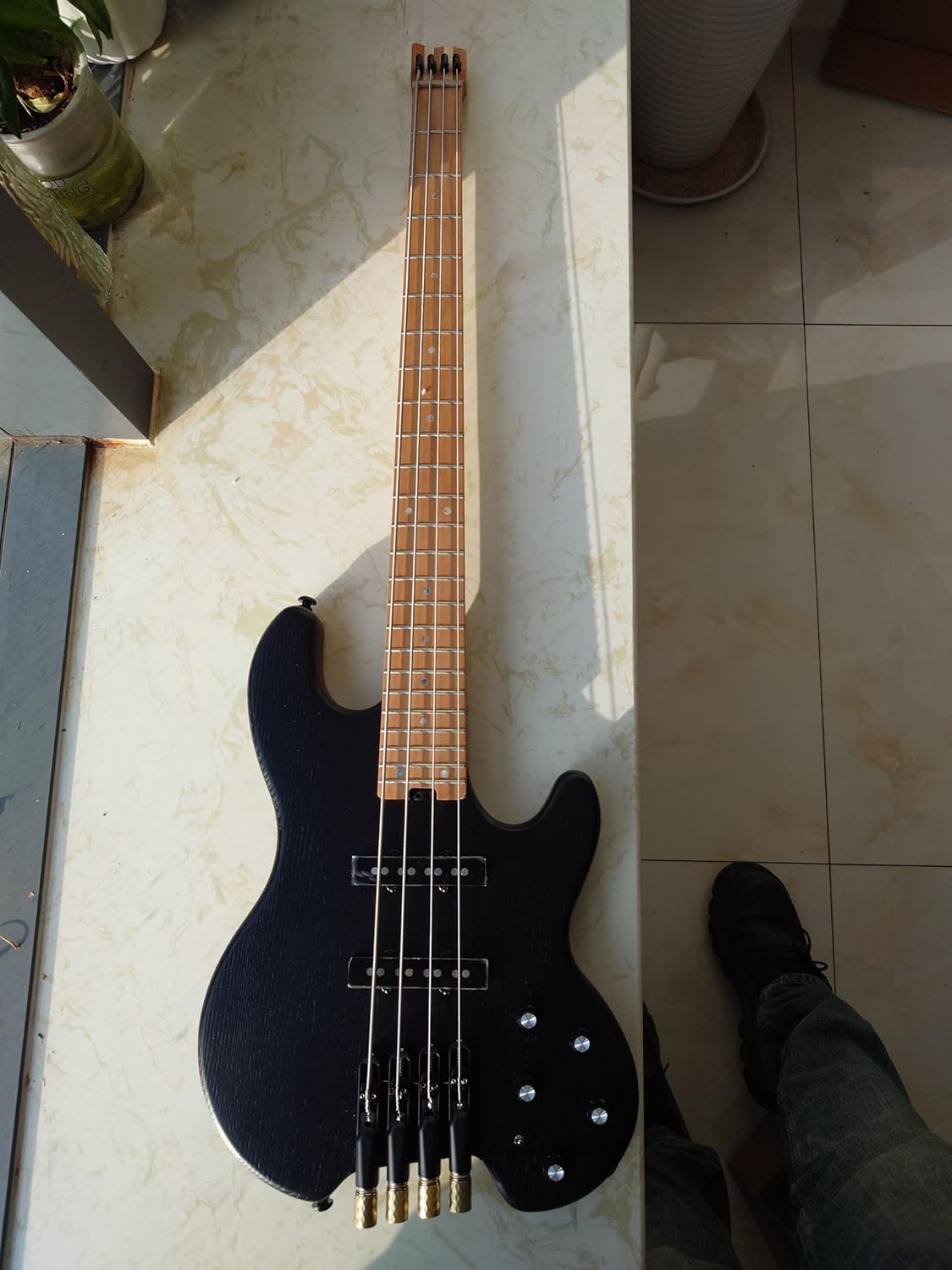 ASH Body 4-String Headless Bass Guitar with Roasted Maple Neck - Active Pickup, Rounded Frets - Ideal for Rock, Blues, Metal, Jazz - Includes Guitar Bag