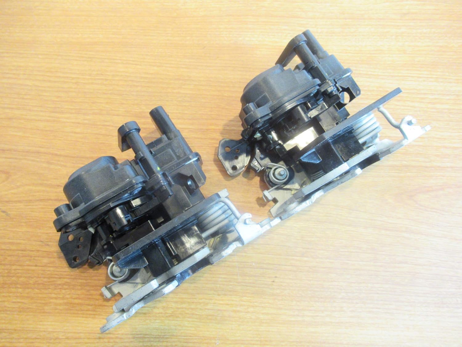 Mopar 2019-2020 Ram 2500 3500 Rear Left & Right Tailgate Latch New OEM