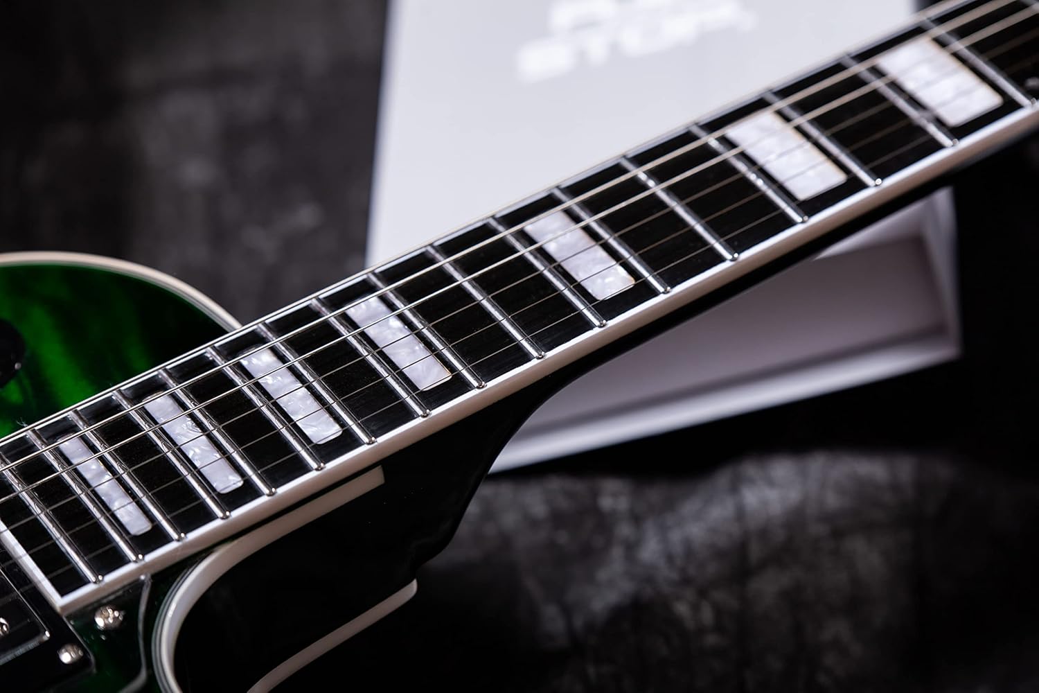 Electric Guitar,6 String Solid LP style Electric Guitar, Mahogany Body and Neck, Rosewood Fretboard, for Adults Professional Electric Guitar (Green)