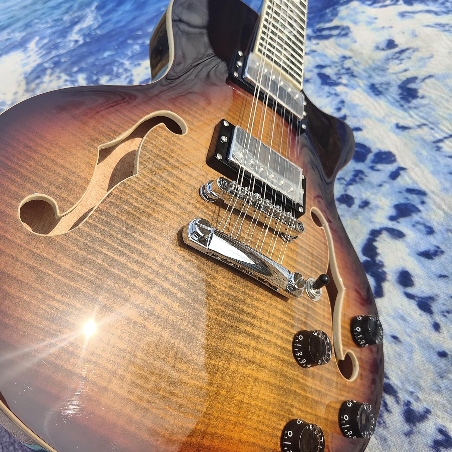 Electric Guitar, Semi-Hollow Body, Flamed Maple Top，12-string