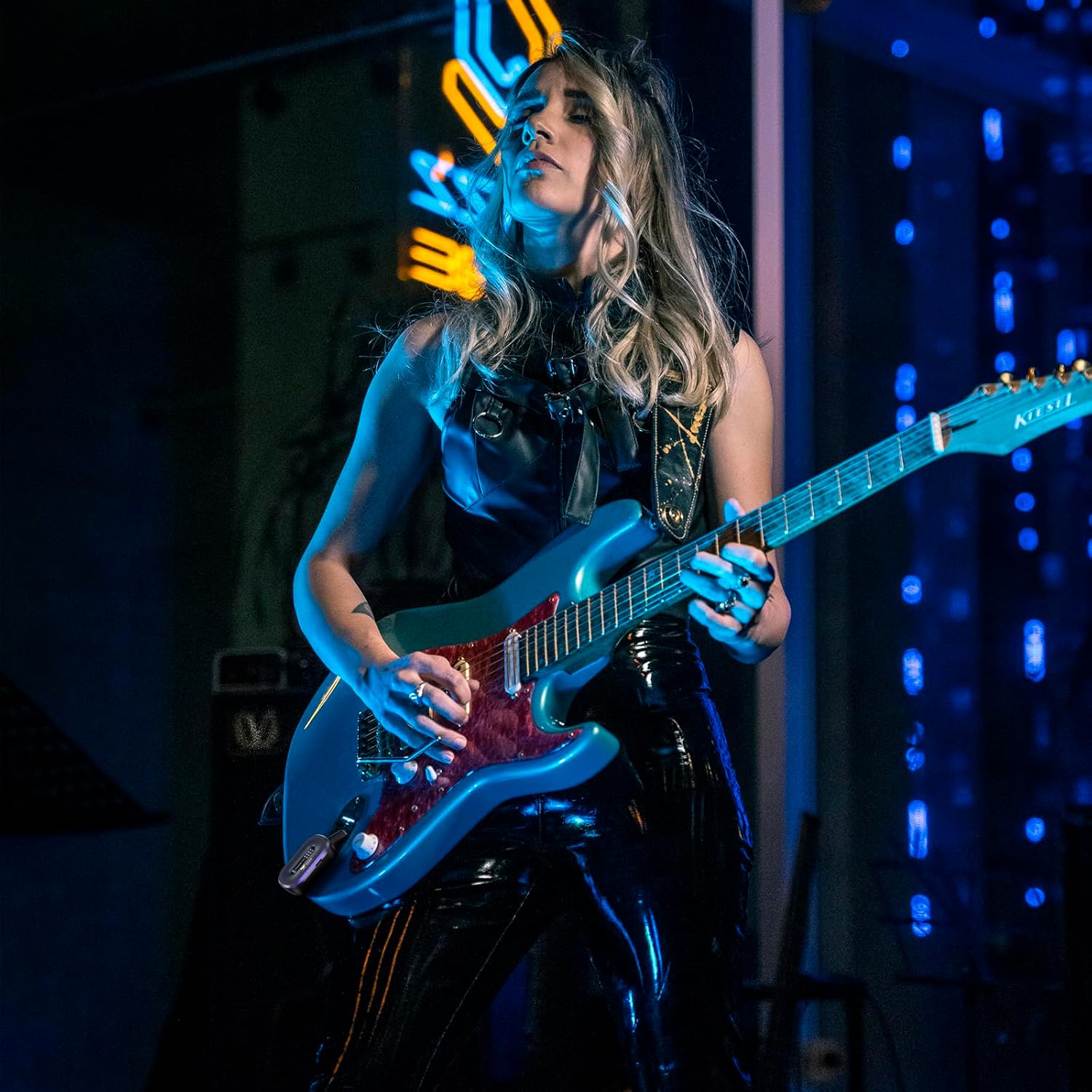 Xvive A58 Wireless Guitar System 5.8GHz Wireless Guitar Transmitter Receiver for Active or Passive Pickup Electric/Acoustic Bass Guitar