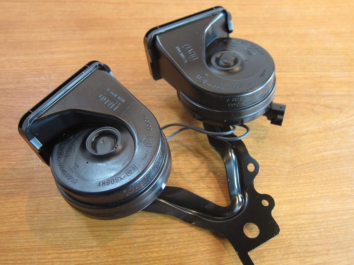 Mopar 2017 Chrysler Pacifica High & Low Note Horn & Bracket New OEM