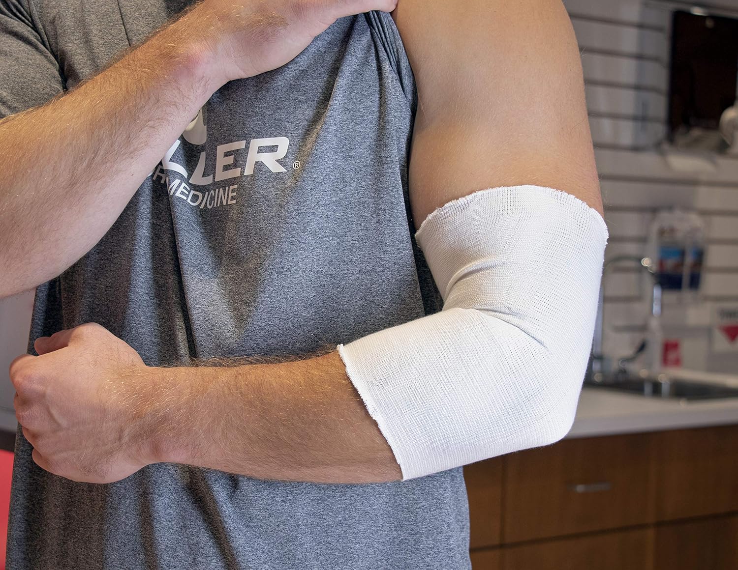 MUELLER Sports Medicine Tubular Knit Compression Bandage, Compression Sleeve Support for Men and Women, Cut-to-Fit, Machine Washable, White, 4-Inches Wide