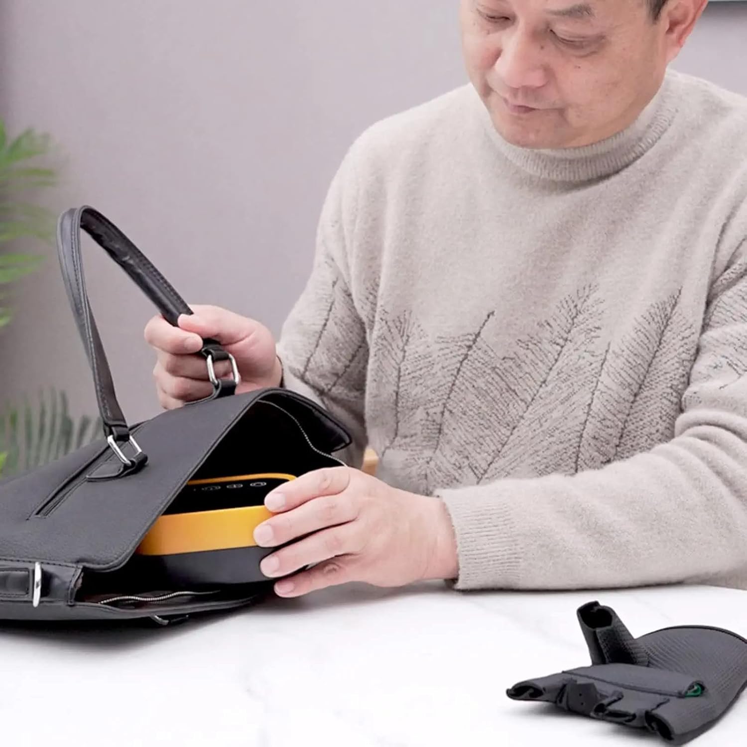 Rehabilitation Training Gloves, Hemiplegia Finger Rehabilitation Trainer Robot Gloves, Stroke Hand Trainer Finger Splints, for Hand Dysfunction Patients(Size:XS Code,Color:Left Hand)