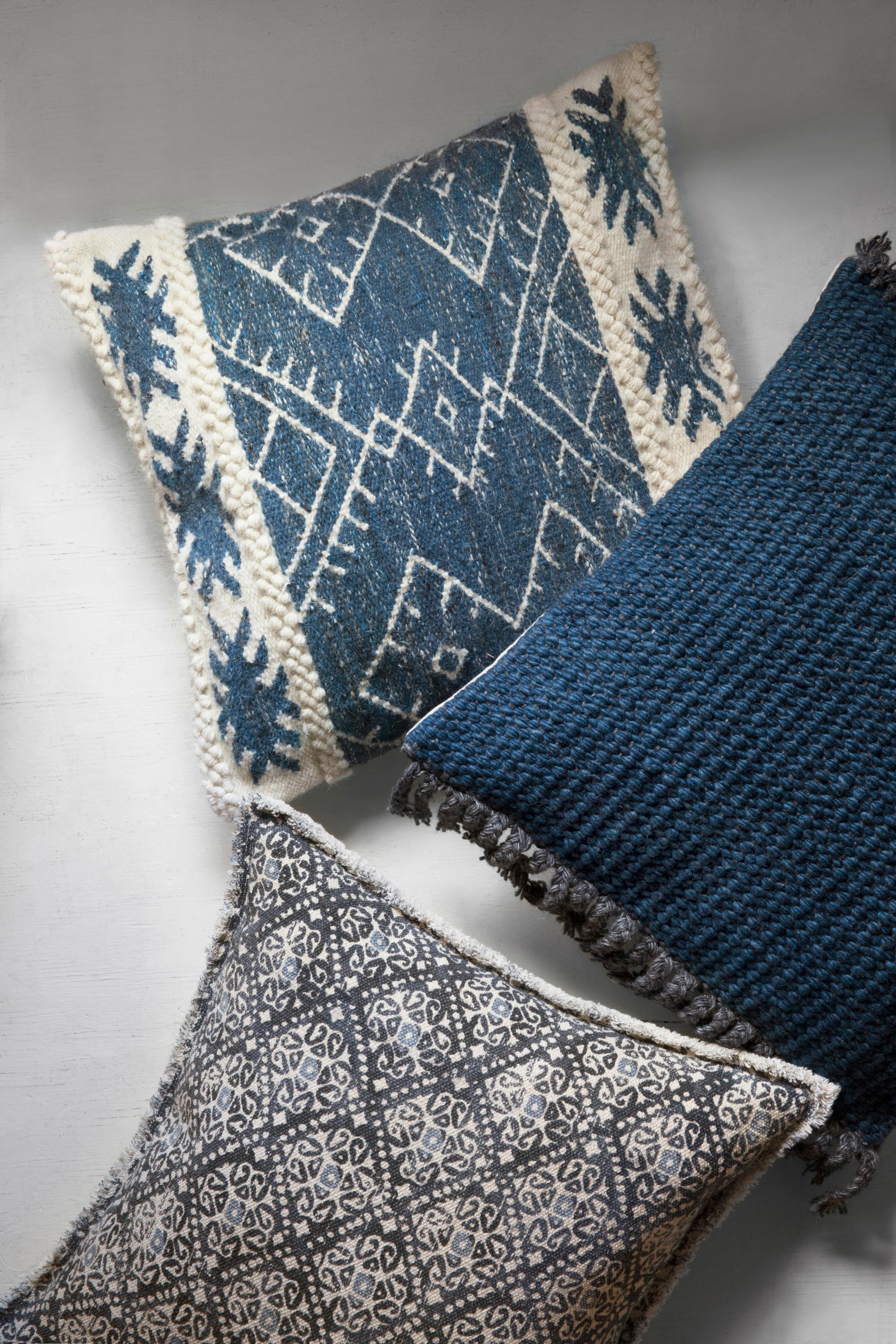 Loloi Pillows With Down Fill In Grey (P0613)