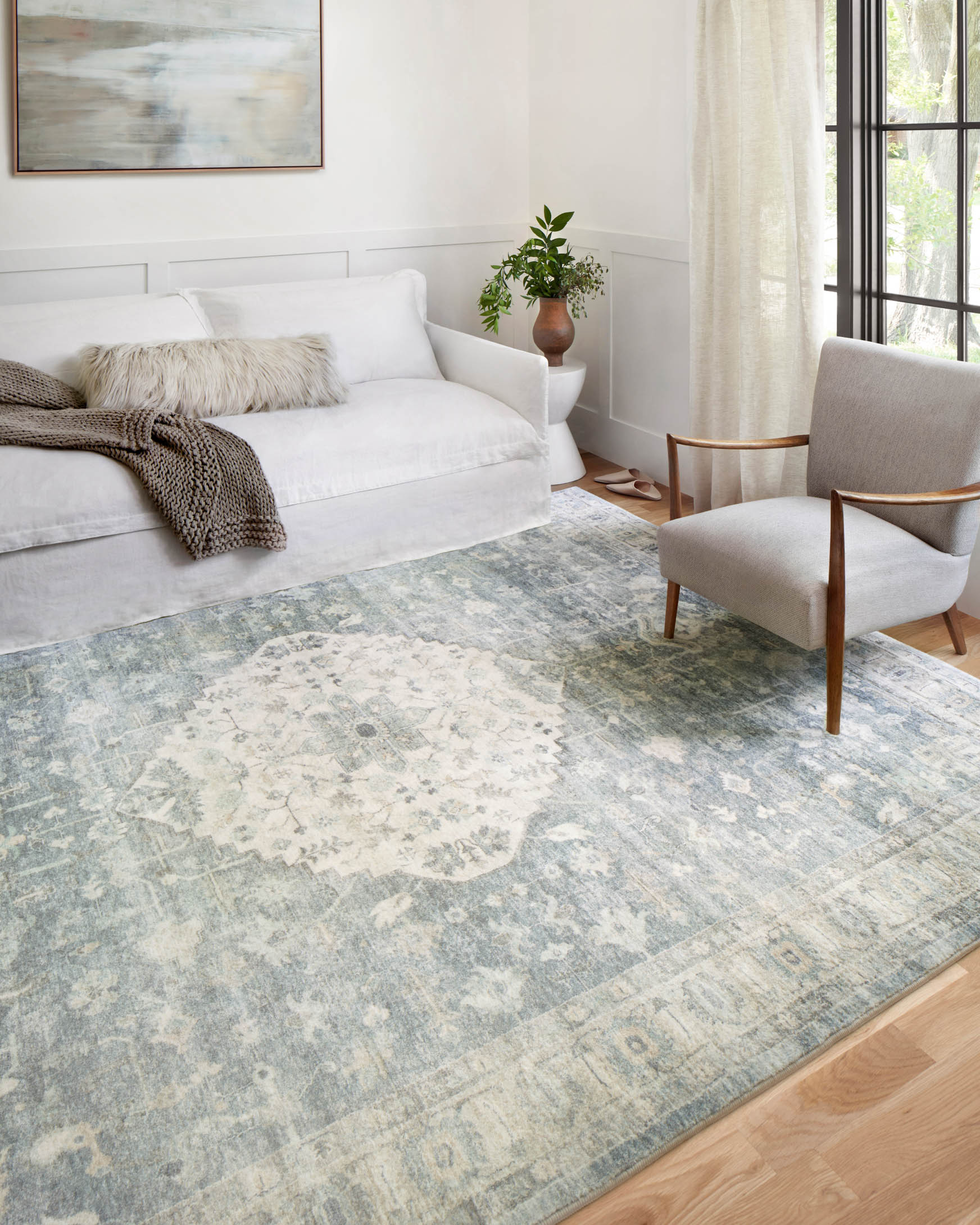 Loloi II Rosette Collection - Traditional Power Loomed Rug in Denim & Fog (ROS-07)