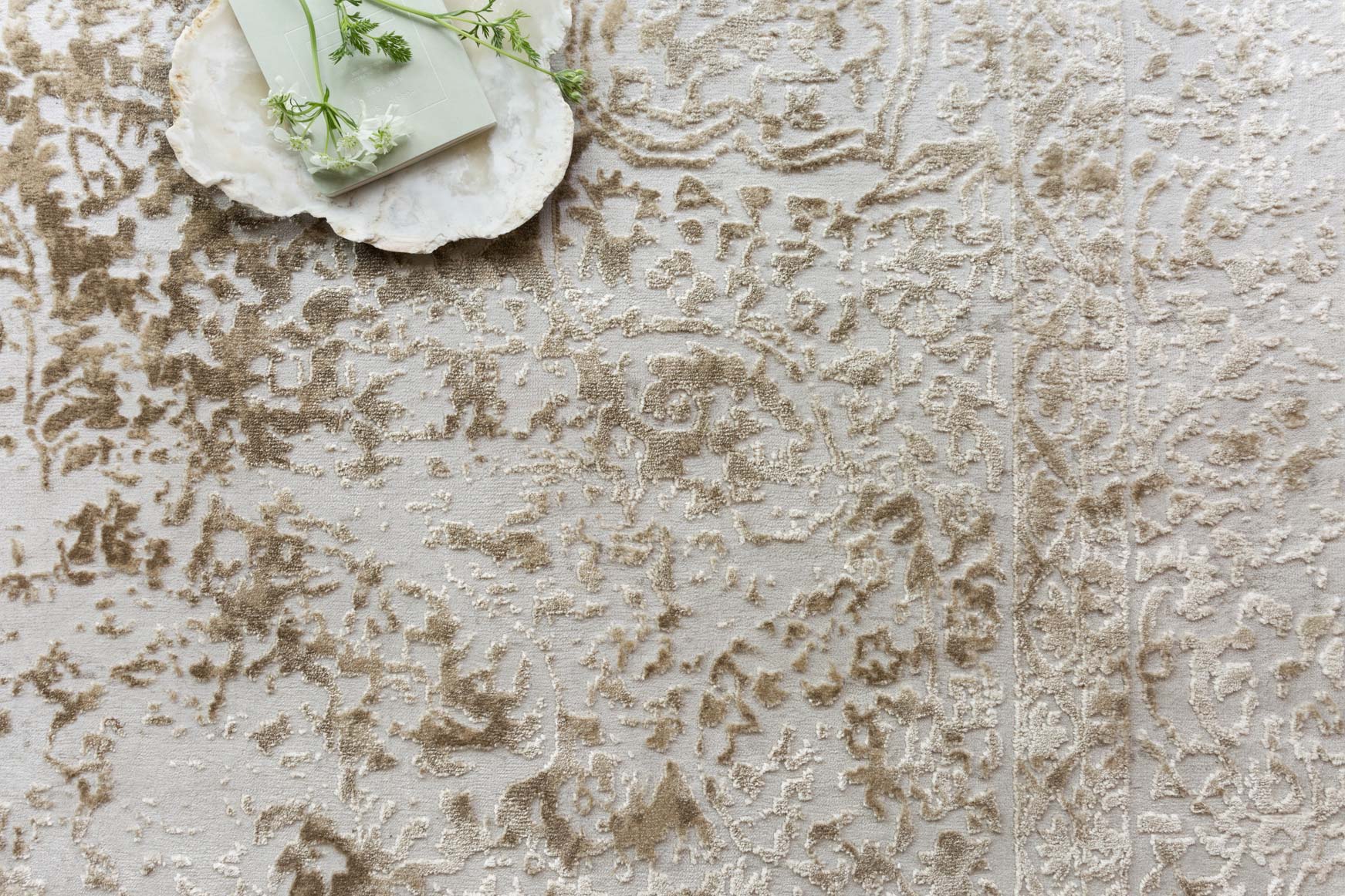 Loloi Patina Collection - Transitional Power Loomed Rug in Champagne & Lt. Grey (PJ-03)