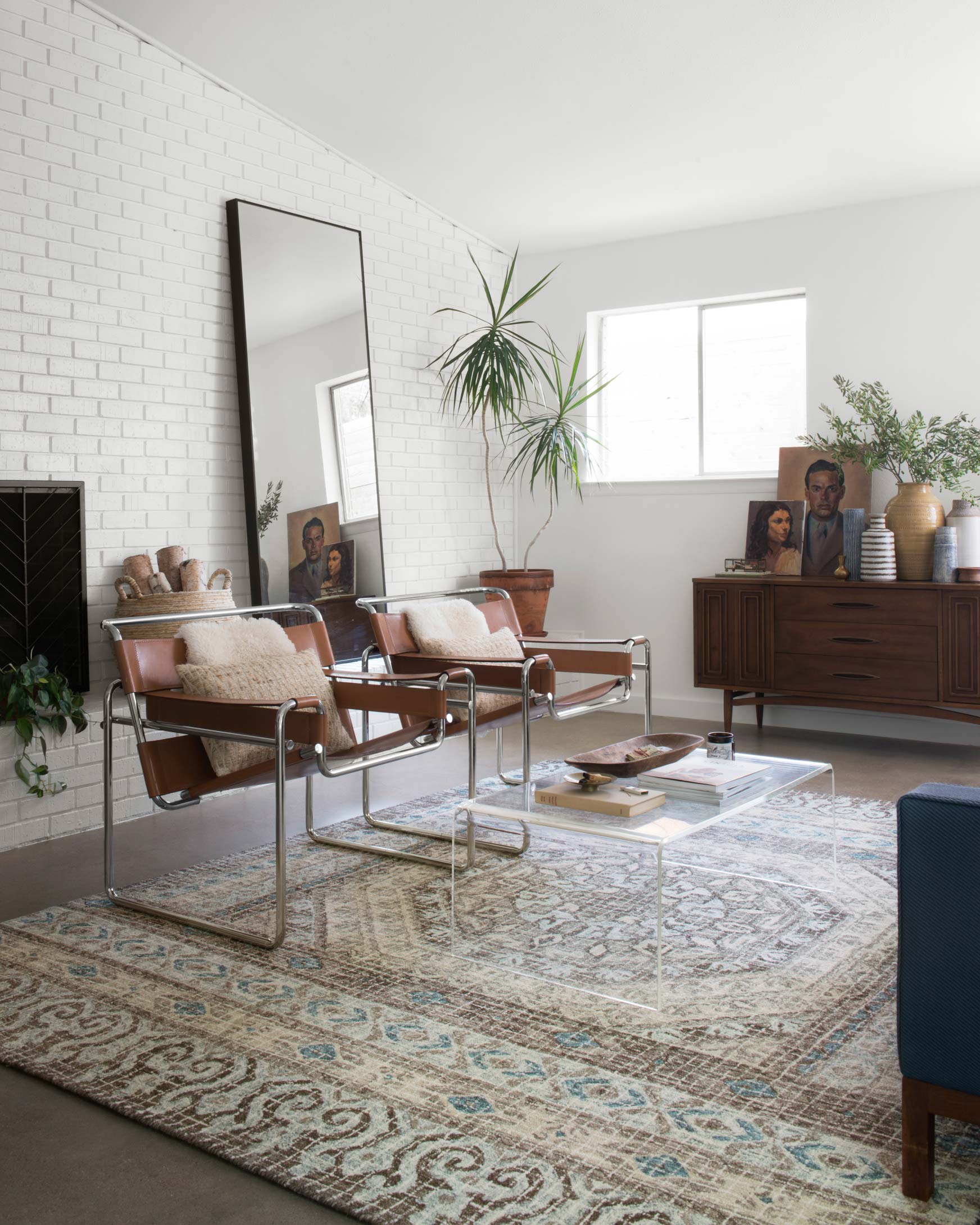 Loloi Tatum Collection - Transitional Hooked Rug in Stone & Blue (TW-02)