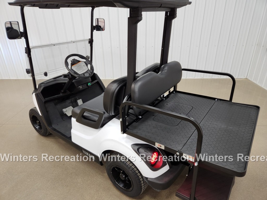 2017 Yamaha Drive 2 Lithium Ion STREET READY Golf Cart, White