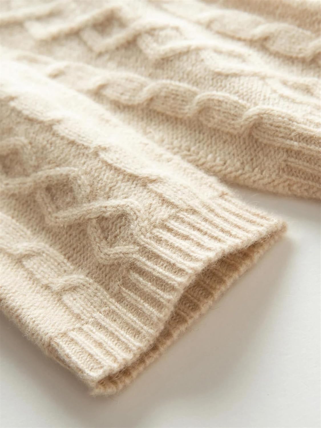 Women's Knitted Gloves Thick Cable Warm Design With Touchscreen Fingers For A Classic And Functional Cold Weather Mitten