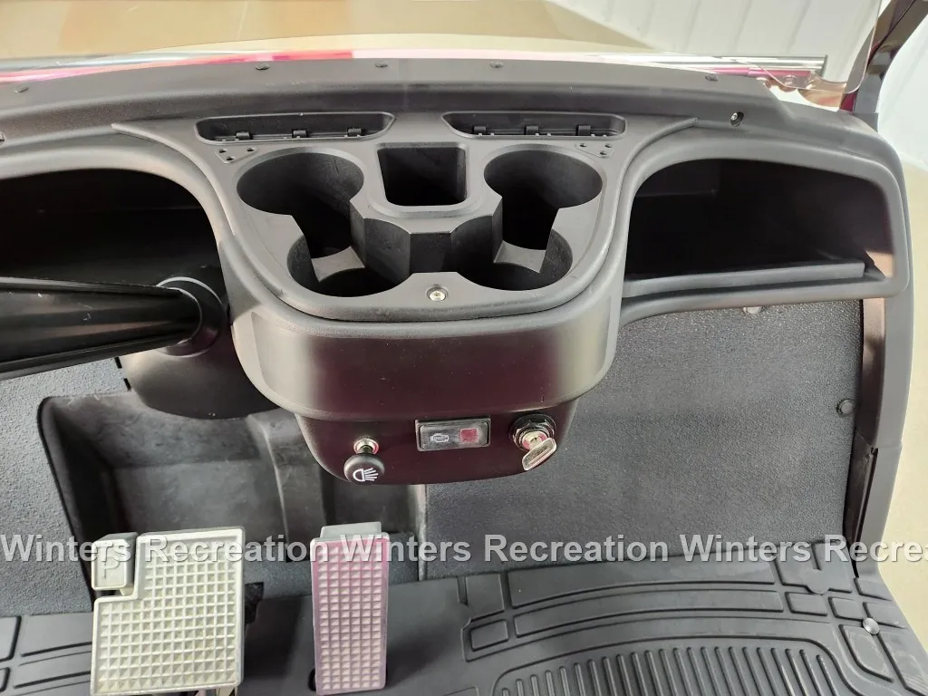 2016 Yamaha Drive Gas Carb DELUXE STREET READY Golf Cart, Vivid Pink Kandy