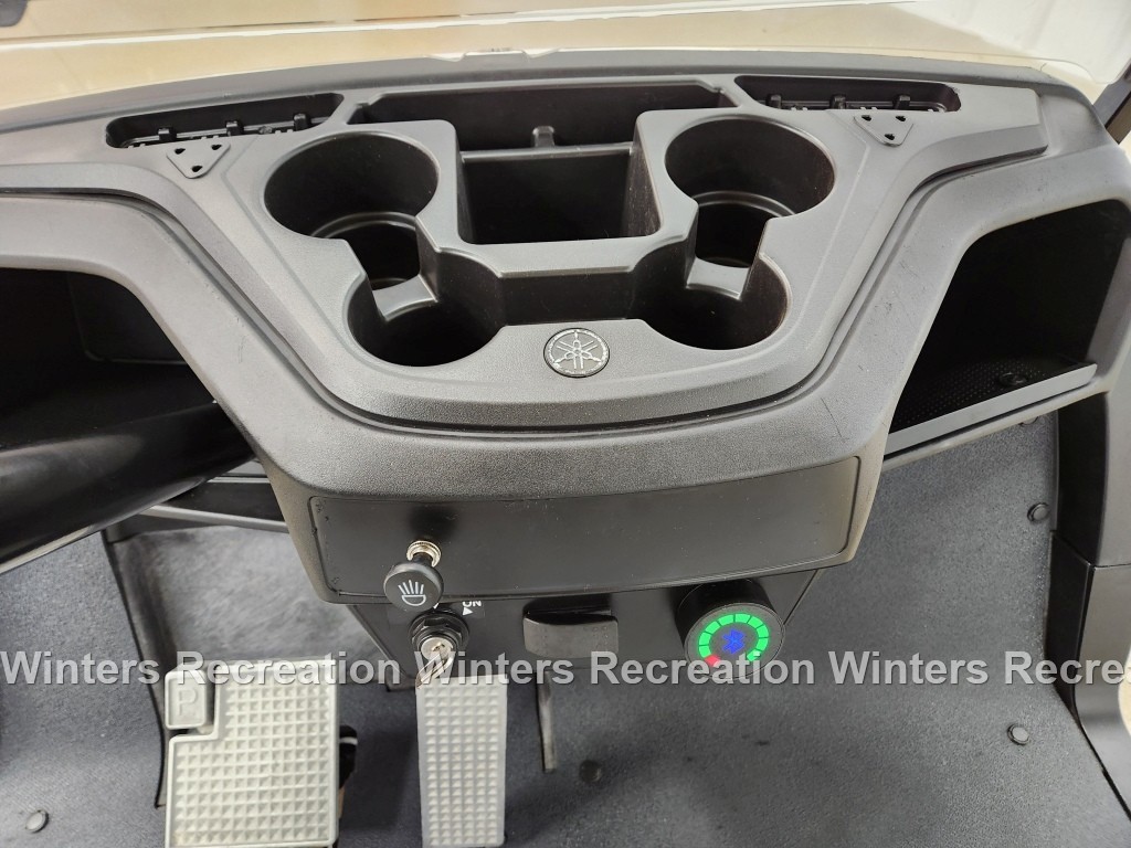 2017 Yamaha Drive 2 Lithium Ion Golf Cart, White