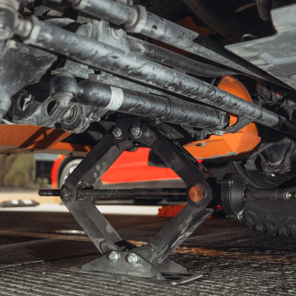 Heavy Duty Universal Scissor Jack by Agile Offroad