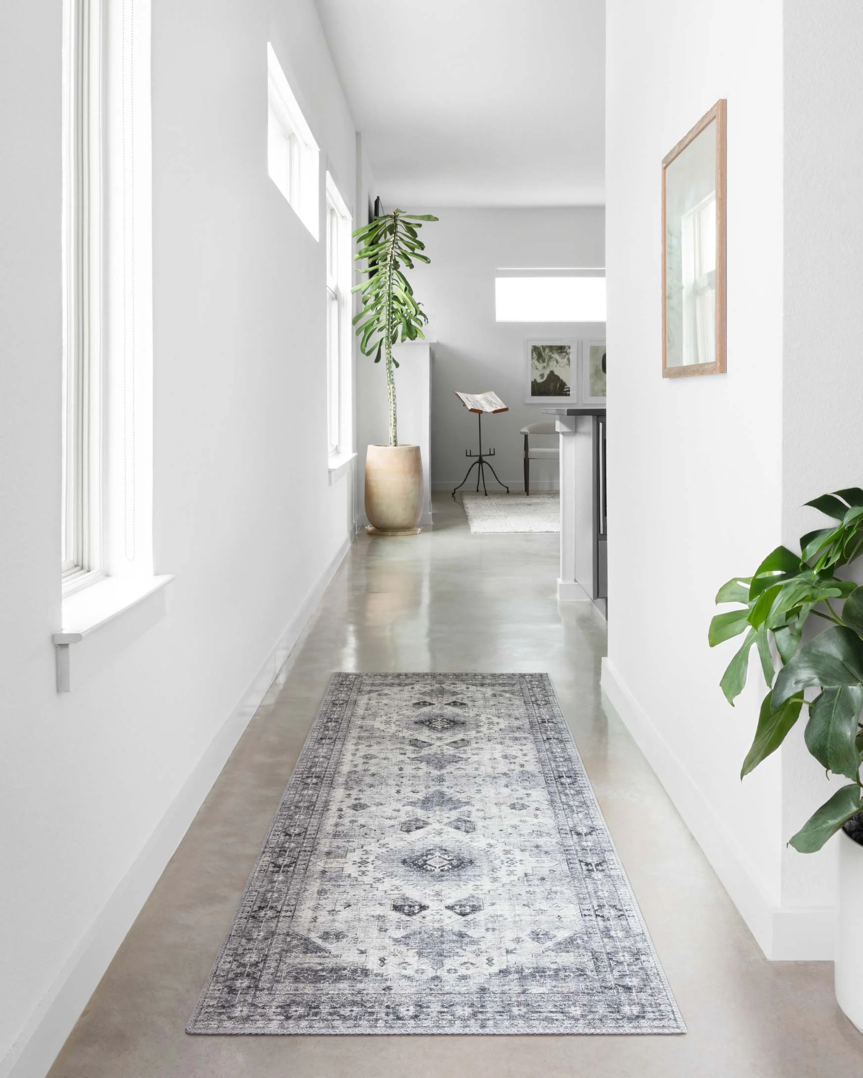 Loloi II Skye Collection - Traditional Power Loomed Rug in Silver & Grey (SKY-02)