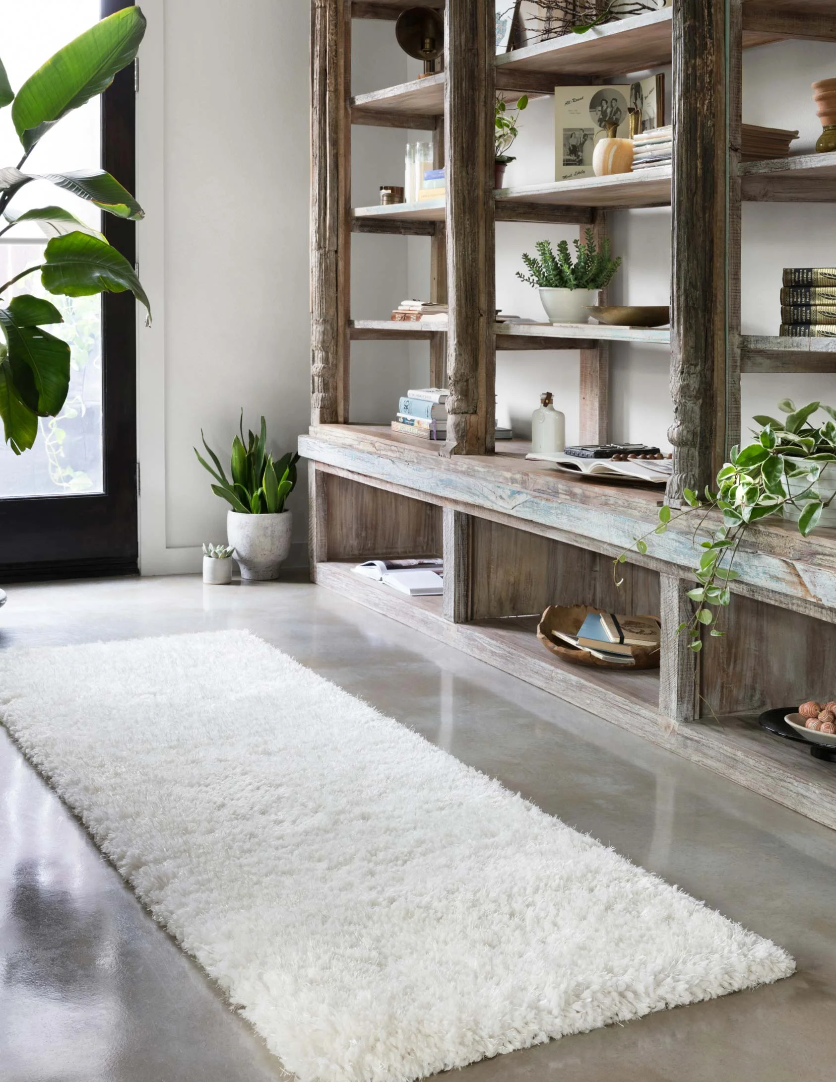 Loloi II Mila Shag Collection - Shags Hand Tufted Rug in White (MIL-01)