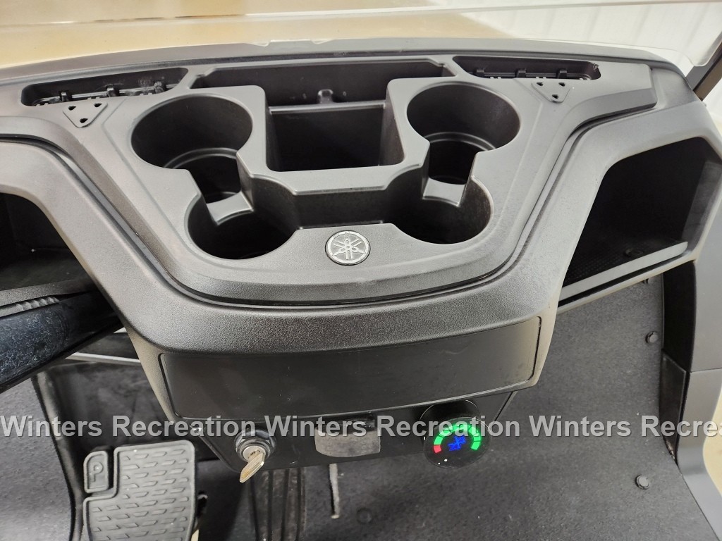 2020 Yamaha Drive Lithium Ion DELUXE STREET READY Golf Cart, Silver