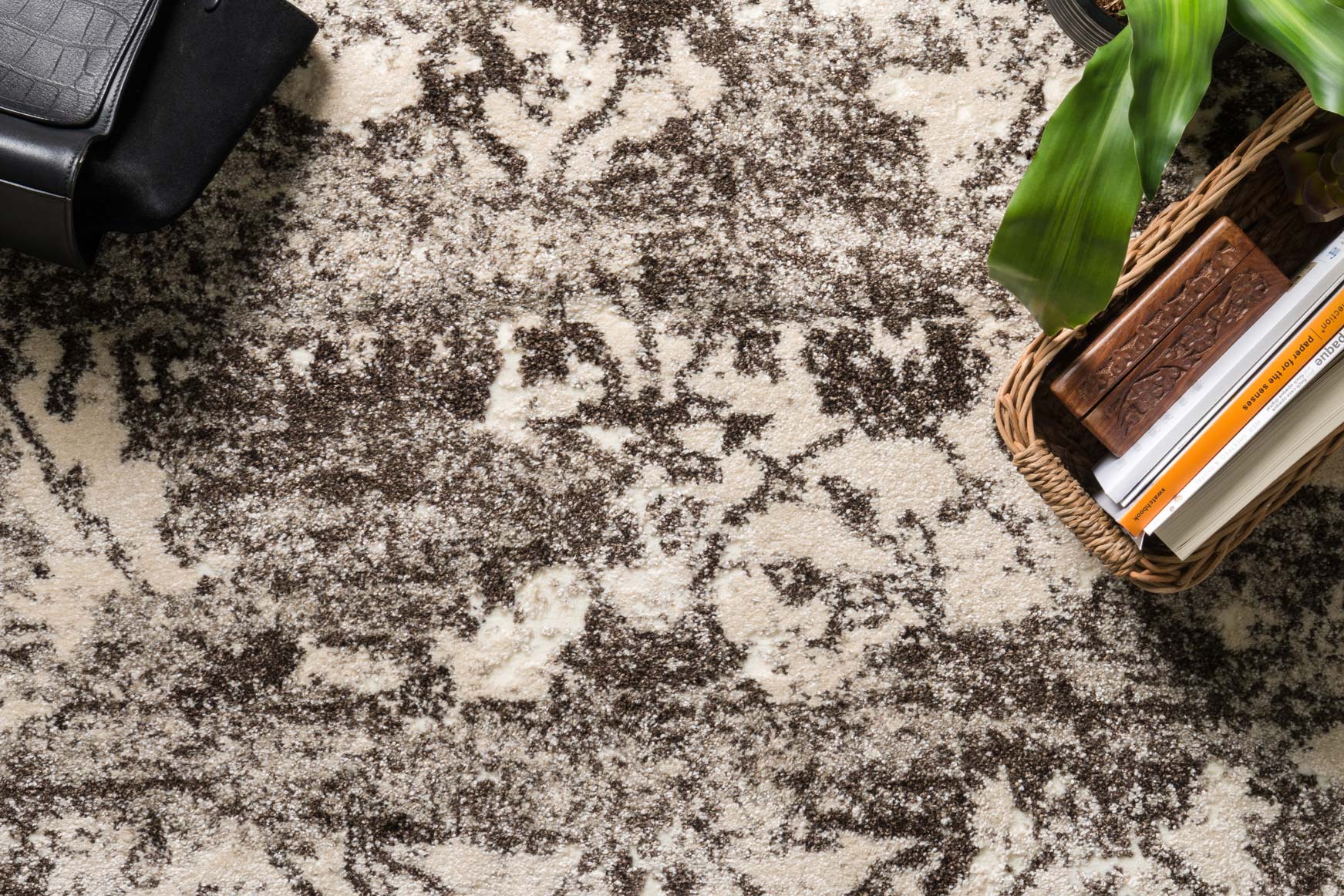 Loloi Viera Collection - Contemporary Power Loomed Rug in Mocha & Ivory (VR-01)