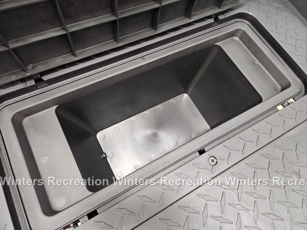 2016 Yamaha Drive Gas Carb DELUXE STREET READY Golf Cart, Viper Red