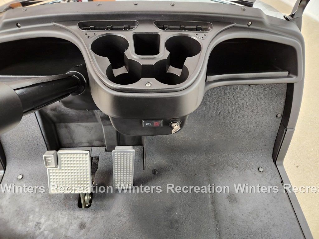 2016 Yamaha Drive Gas Carb HAVOC DELUXE STREET READY Golf Cart, Black