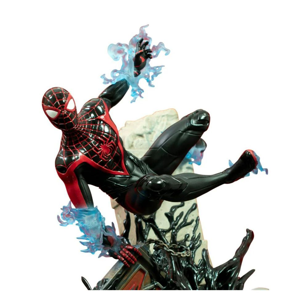 Diamond Select Toys Marvels Spider Man 2 Miles Morales Diorama PVC Statue
