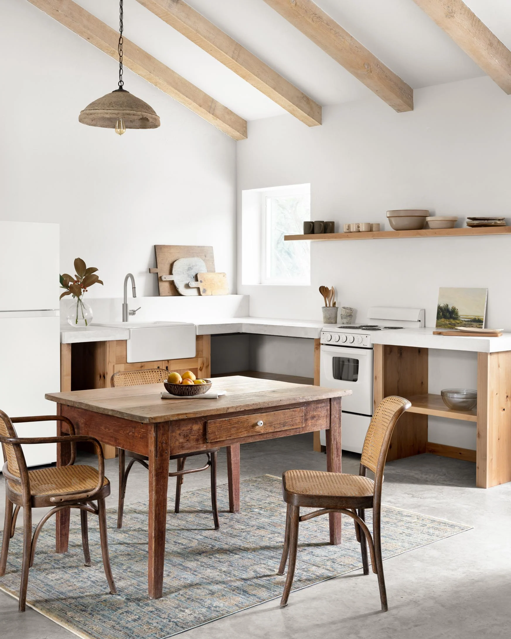 Loloi Claire Collection - Traditional Power Loomed Rug in Ocean & Gold (CLE-03)