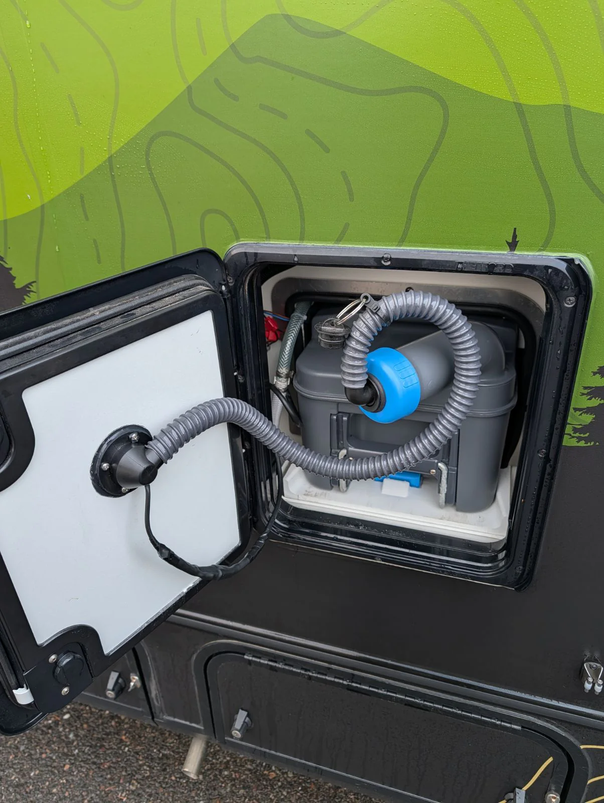 SOG Toilet/Cassette Active Charcoal Vent System