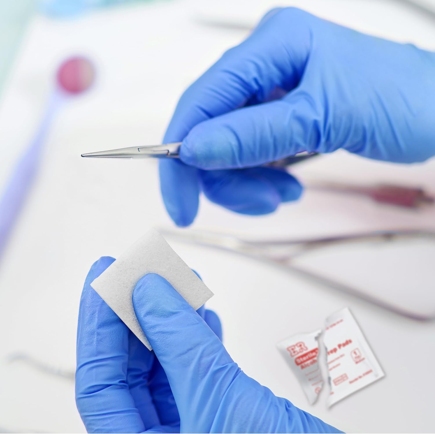 Ever Ready First Aid Alcohol Prep Pads, Medium 2-Ply Alcohol Wipes, Individually Wrapped Swabs, Saturated with 70% Isopropyl Alcohol - 10,000 Count