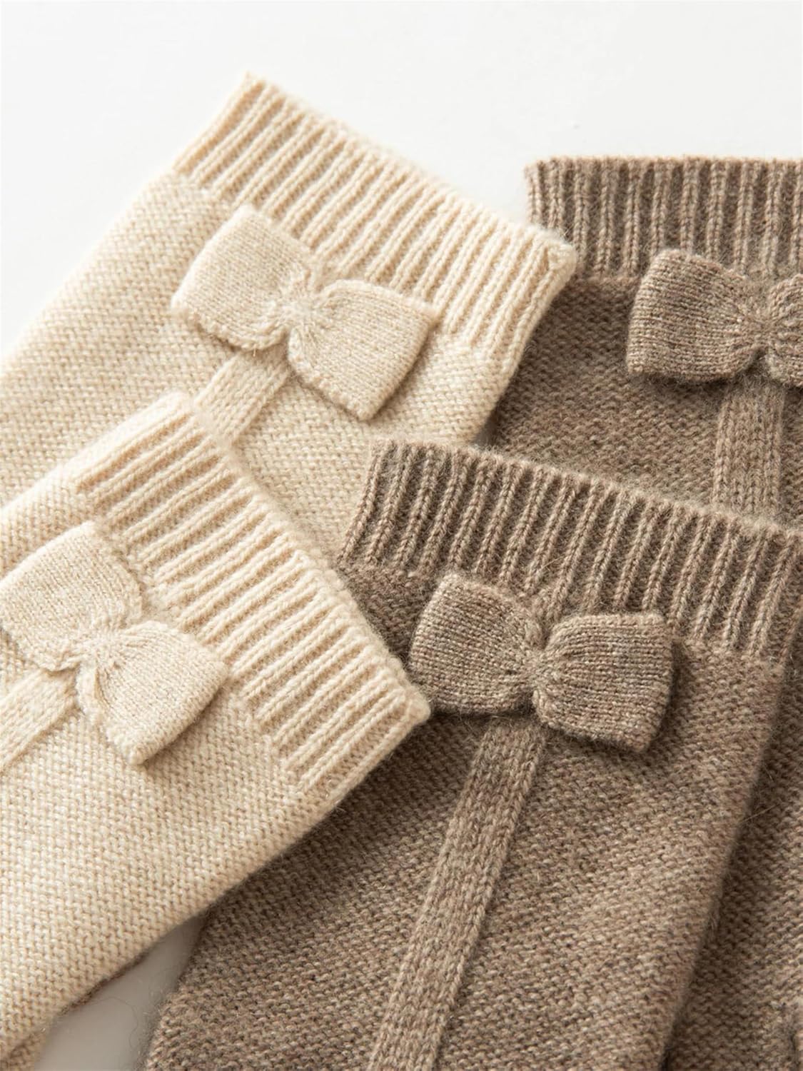 Women's Knitted Gloves Thick Cable Warm Design With Touchscreen Fingers For A Classic And Functional Cold Weather Mitten