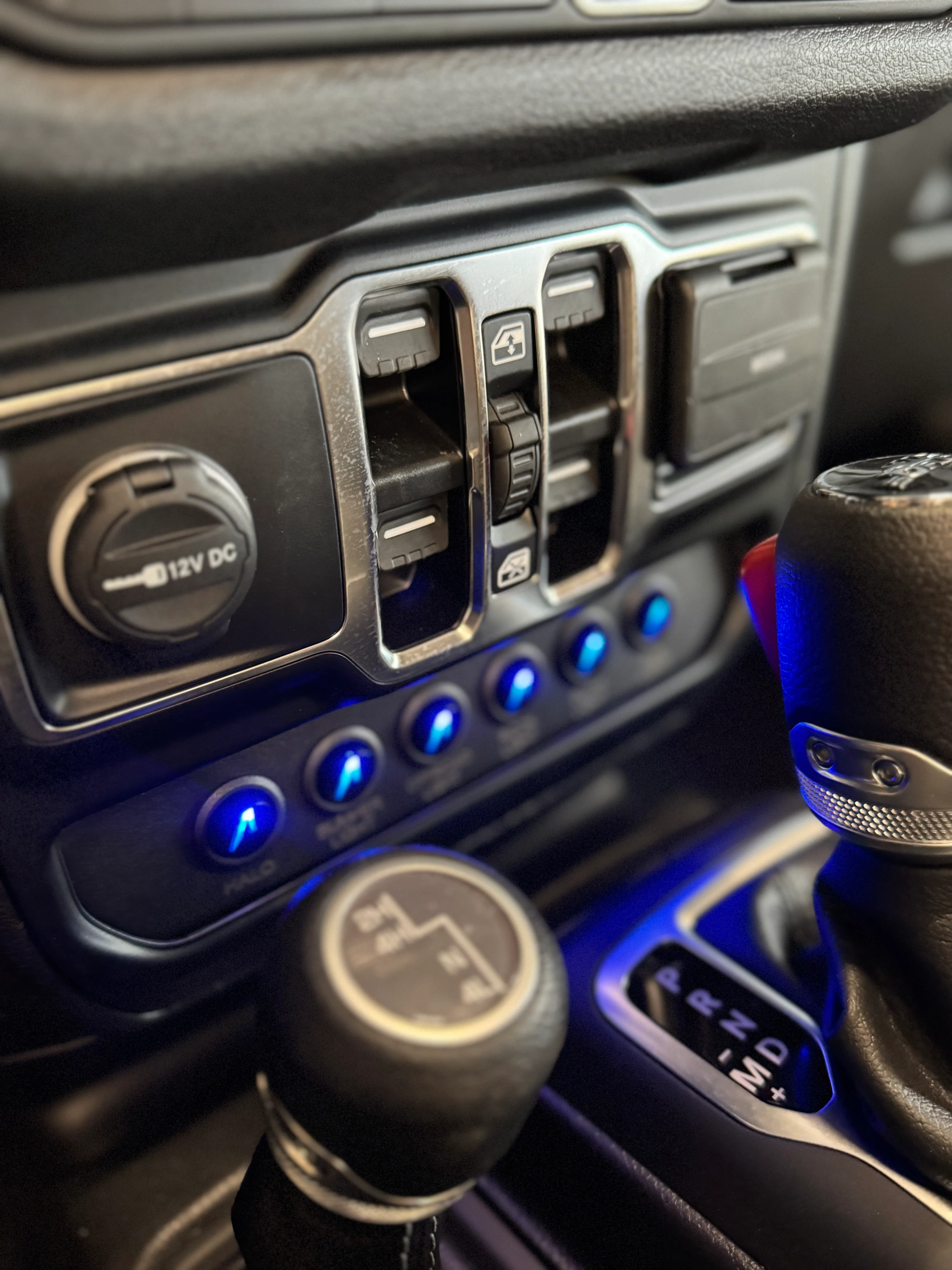 JEEP WRANGLER AUX SWITCH PANEL RELAY BOX JL 2018-2026