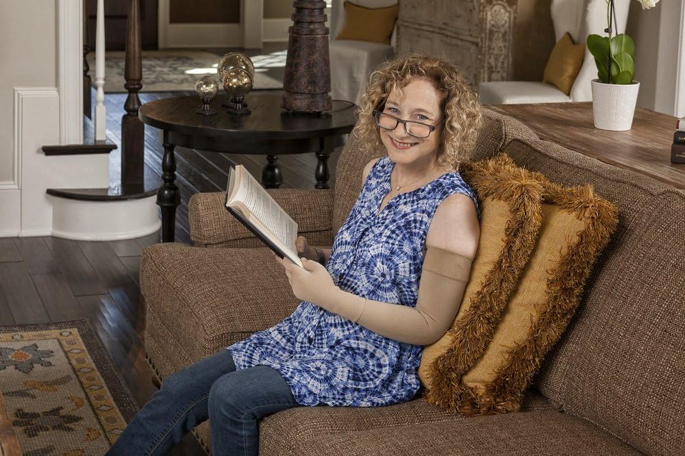 JOBST Bella Strong Ready-to-Wear Glove, 20-30 mmHg, Beige, SZ 2