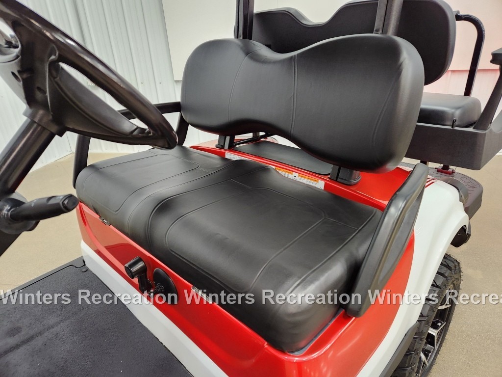 2016 Yamaha Drive Gas Carb DELUXE STREET READY Golf Cart, Atomic Red Kandy & White Pearl