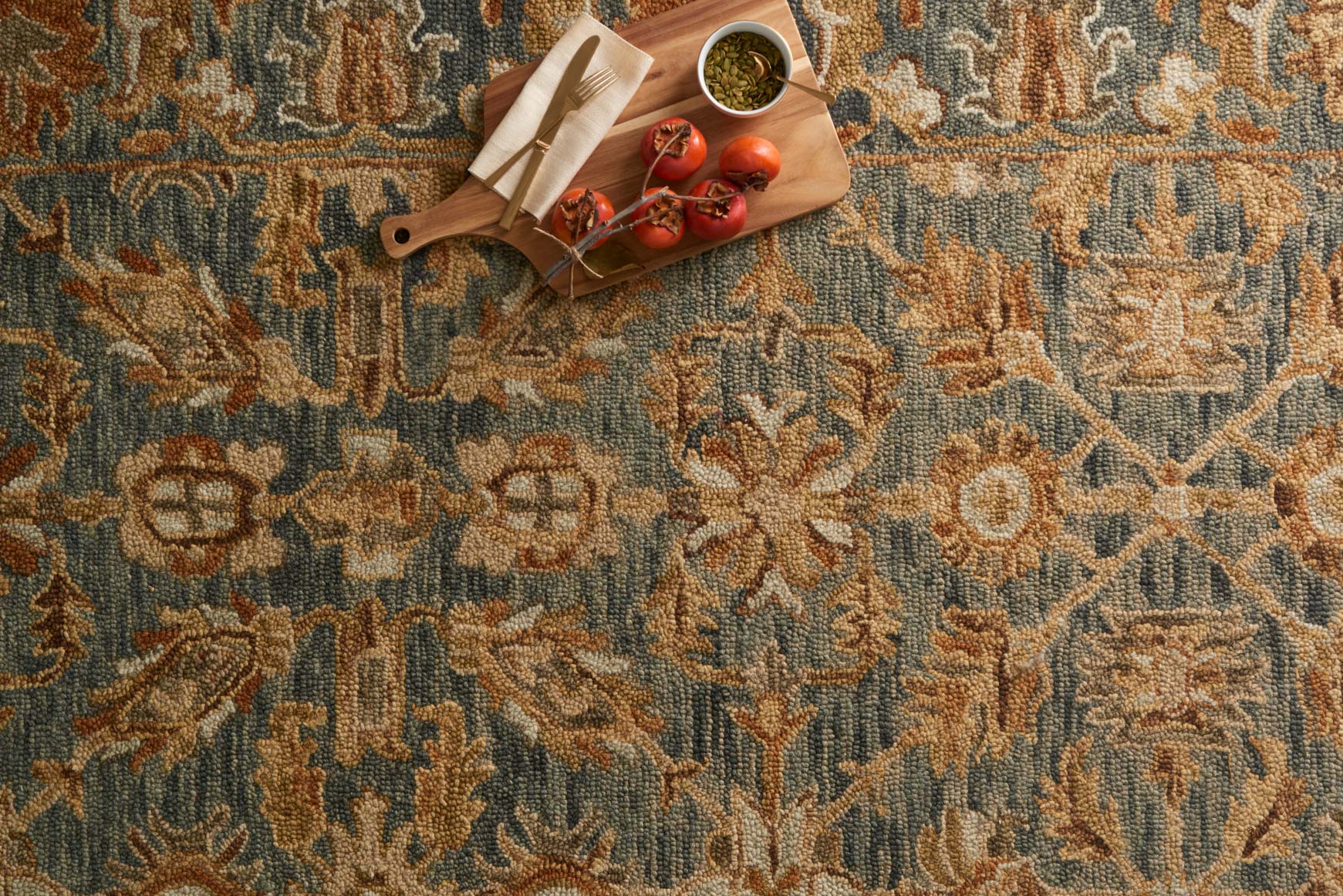 Loloi Victoria Collection - Traditional Hooked Rug in Slate & Slate (VK-05)