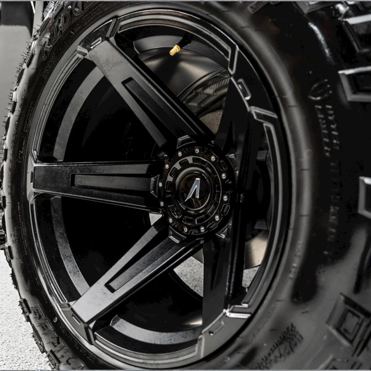 Apocalypse 5 Spoke Wheel for Jeep Wrangler and Gladiator 5 Lug (Bronze)