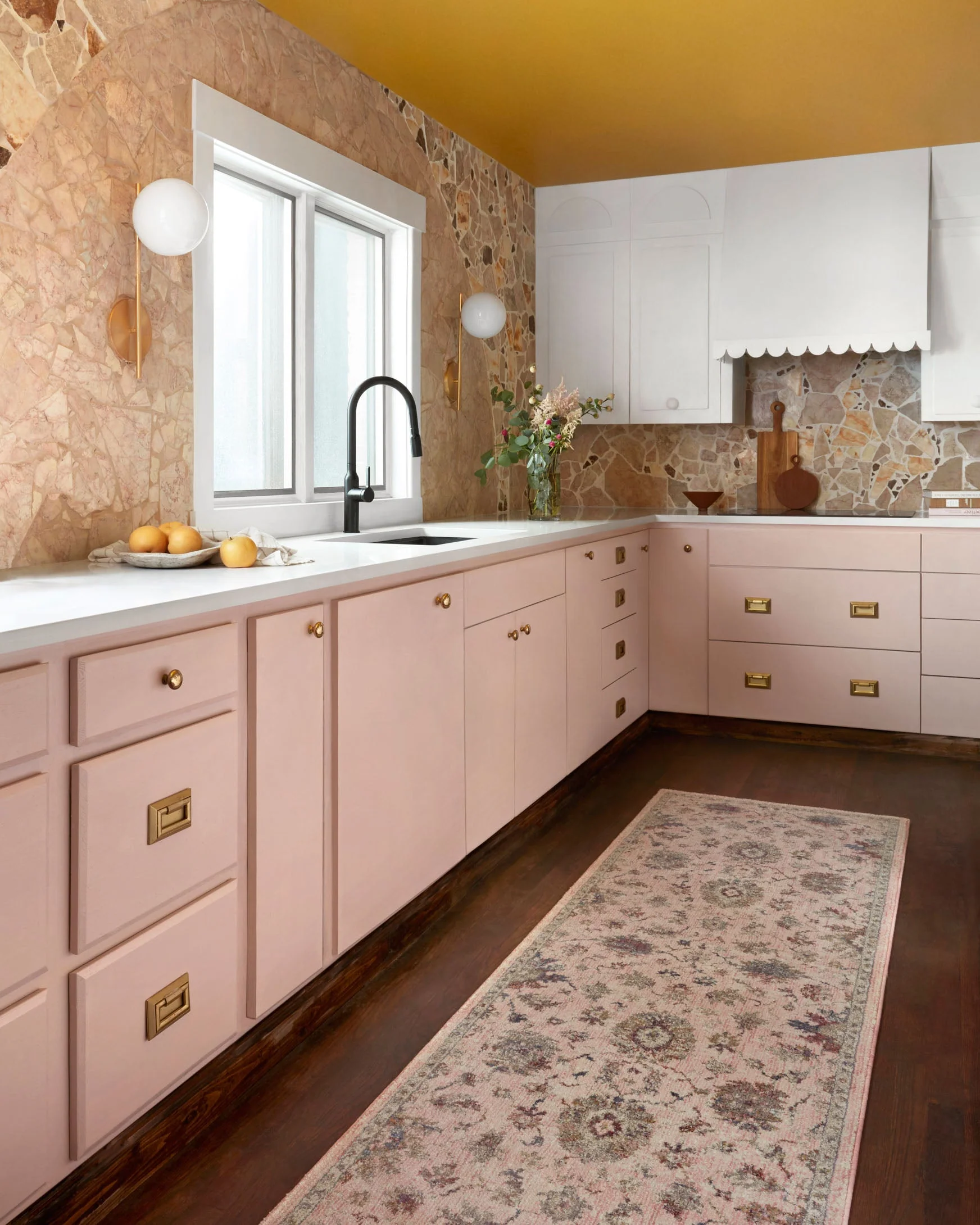 Loloi Giada Collection - Traditional Power Loomed Rug in Blush (GIA-03)