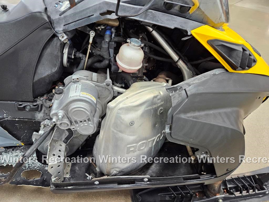 2016 Ski-Doo Skandic 900 Ace Snowmobile, Black & Yellow