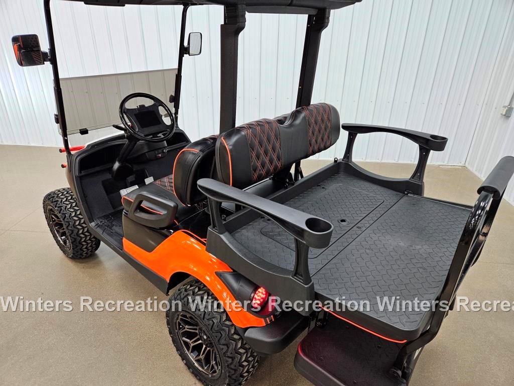 2016 Yamaha Drive Electric DELUXE STREET READY Golf Cart, Orange & Black