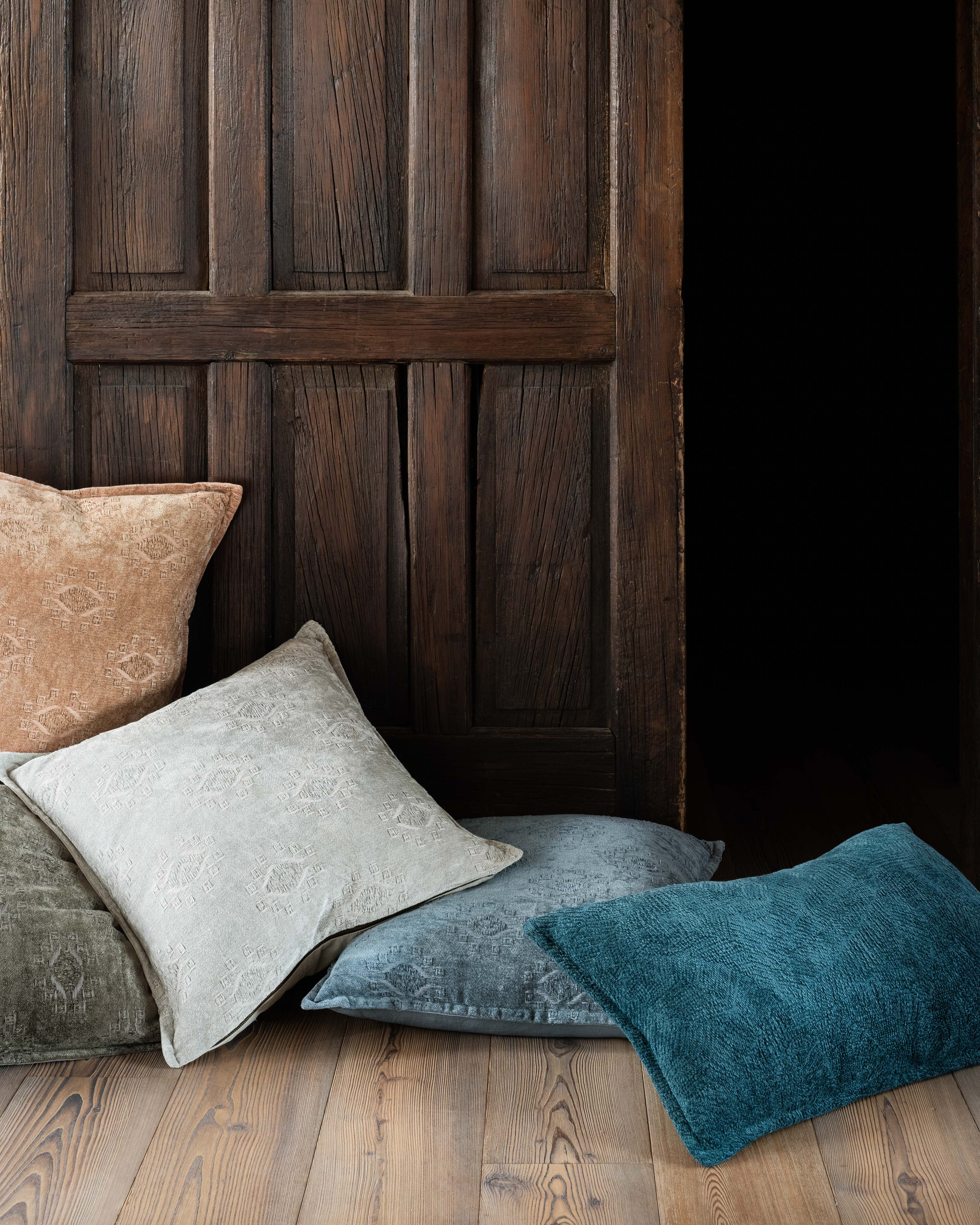 Loloi Pillows With Down Fill In Teal (P0831)