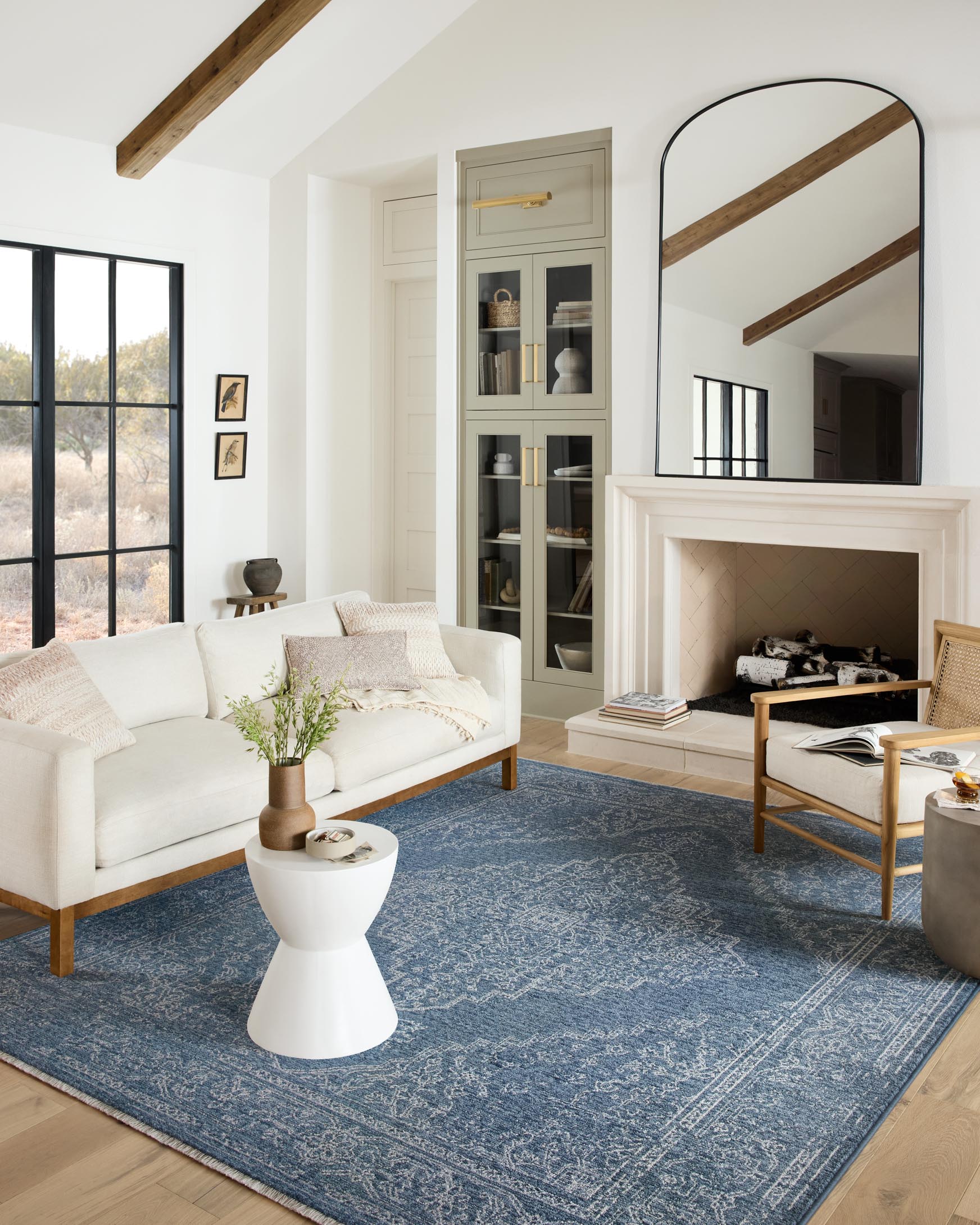 Loloi II Vance Collection - Traditional Power Loomed Rug in Denim & Dove (VAN-03)