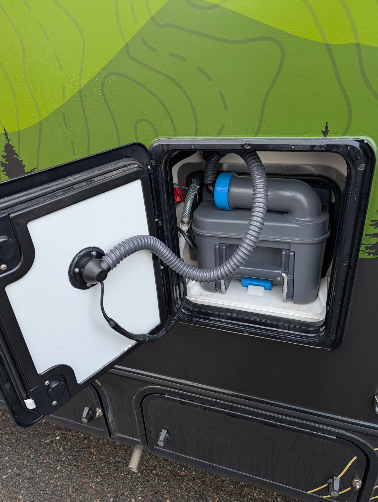 SOG Toilet/Cassette Active Charcoal Vent System