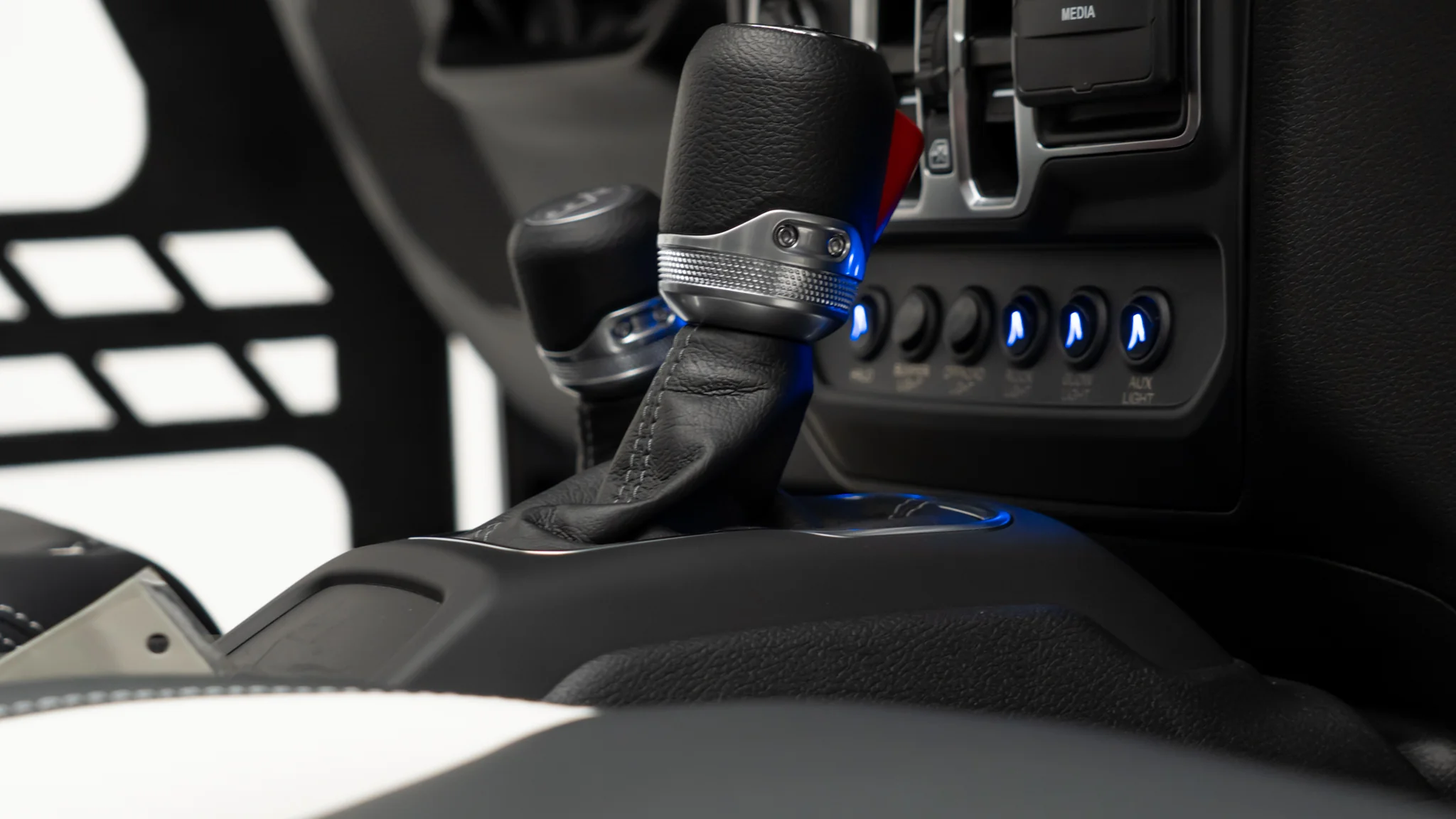 JEEP WRANGLER AUX SWITCH PANEL RELAY BOX JL 2018-2026