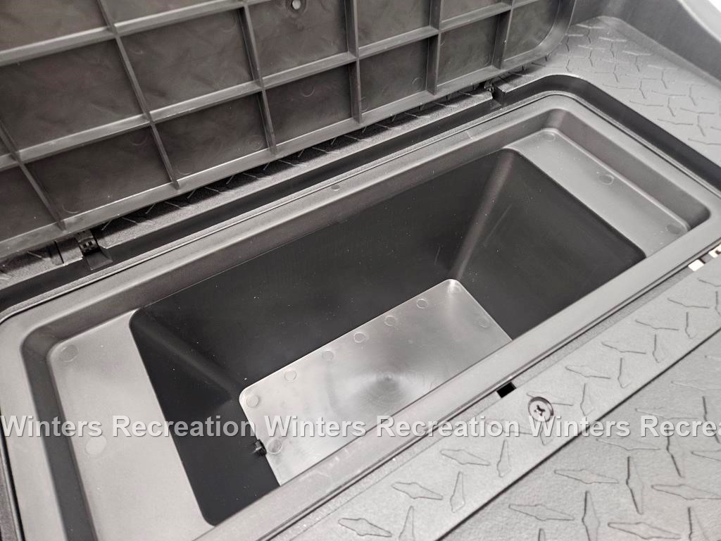 2016 Yamaha Drive Gas Carb DELUXE STREET READY Golf Cart, Gunmetal Grey