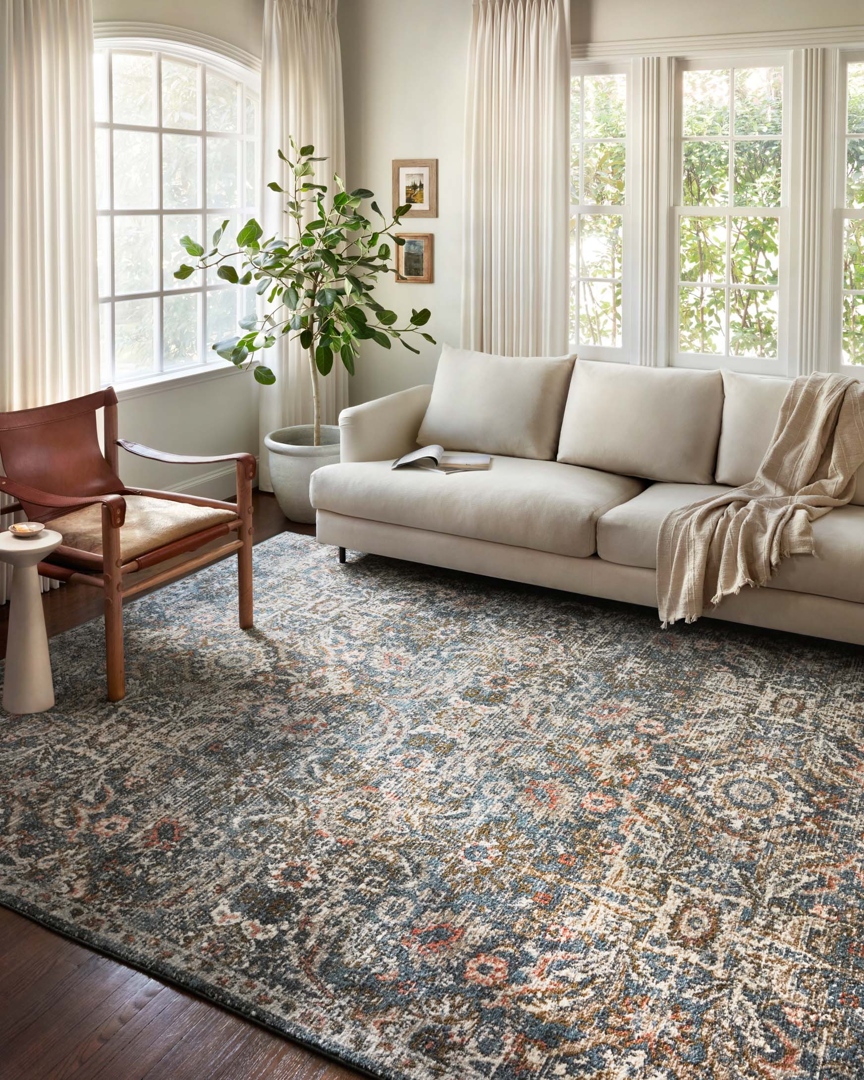 Loloi II Saban Collection - Traditional Power Loomed Rug in Blue & Sand (SAB-04)