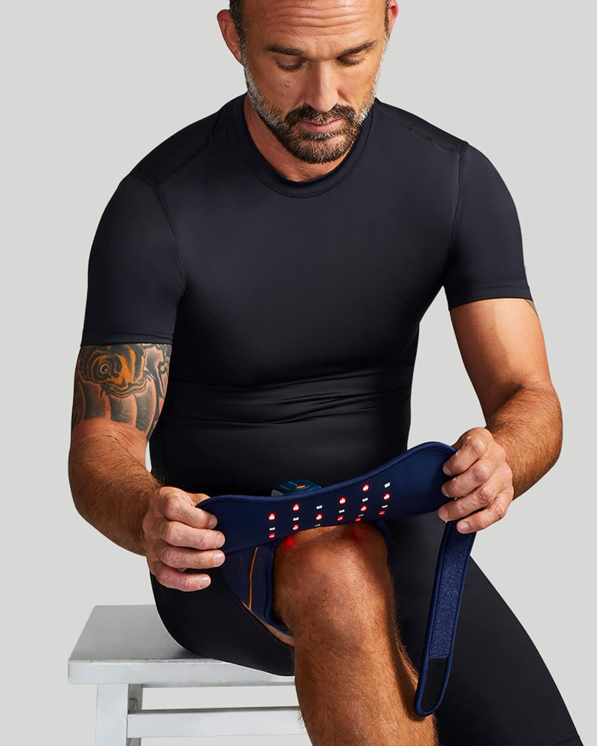 Tommie Copper Infrared Therapy – Unisex Rechargeable Red Light Therapy Support for Muscle Aches and Pain Associated with Arthritis